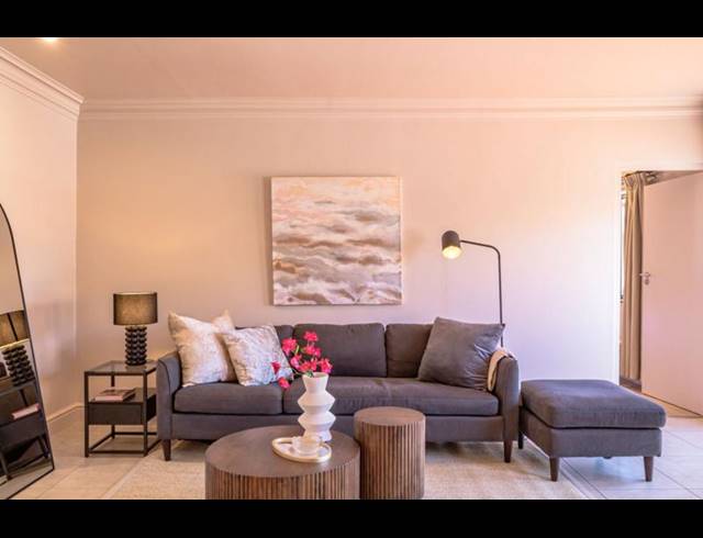 1 BEDROOM APARTMENT FOR SALE IN SEA POINT